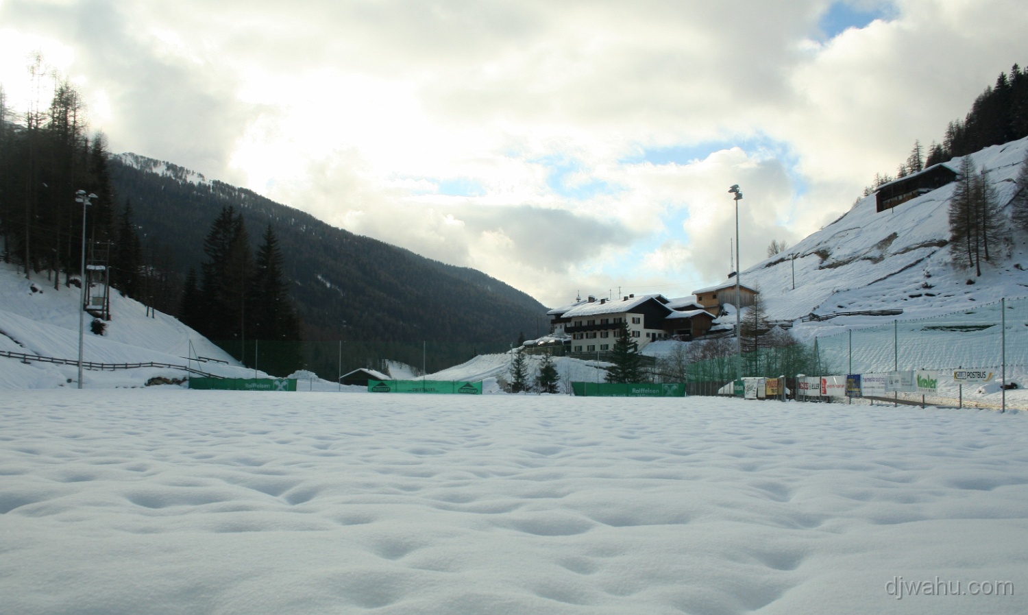 IMG_0263-Fussballplatz-Schnee-20081225.jpg